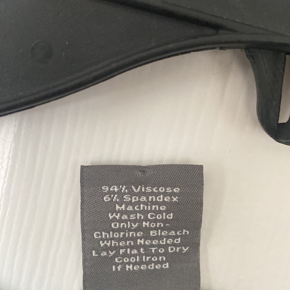 Ann Taylor blouse - soft and comfortable - Size S - Picture 4 of 4